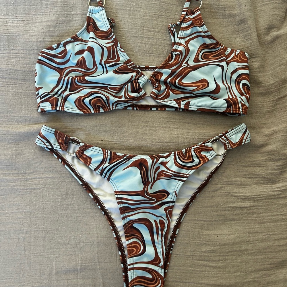Swirl Pattern Bikini Set - Picture 3 of 3